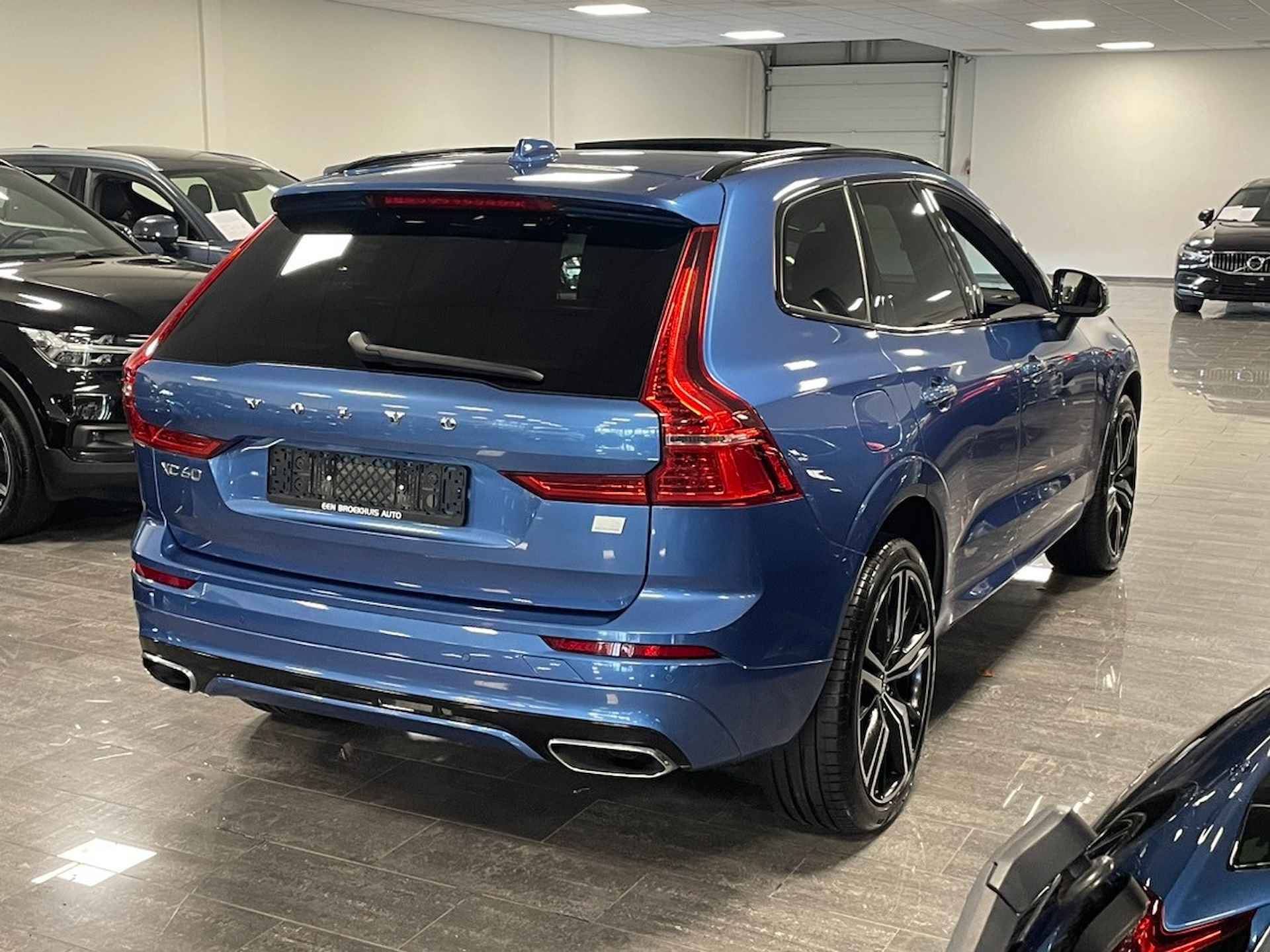 Volvo XC60 T6 AWD Recharge R-Design | Harman Kardon | Adaptieve Cruise Control | Standkachel met Volvo On Call App | Full LED meesturende k - 3/30