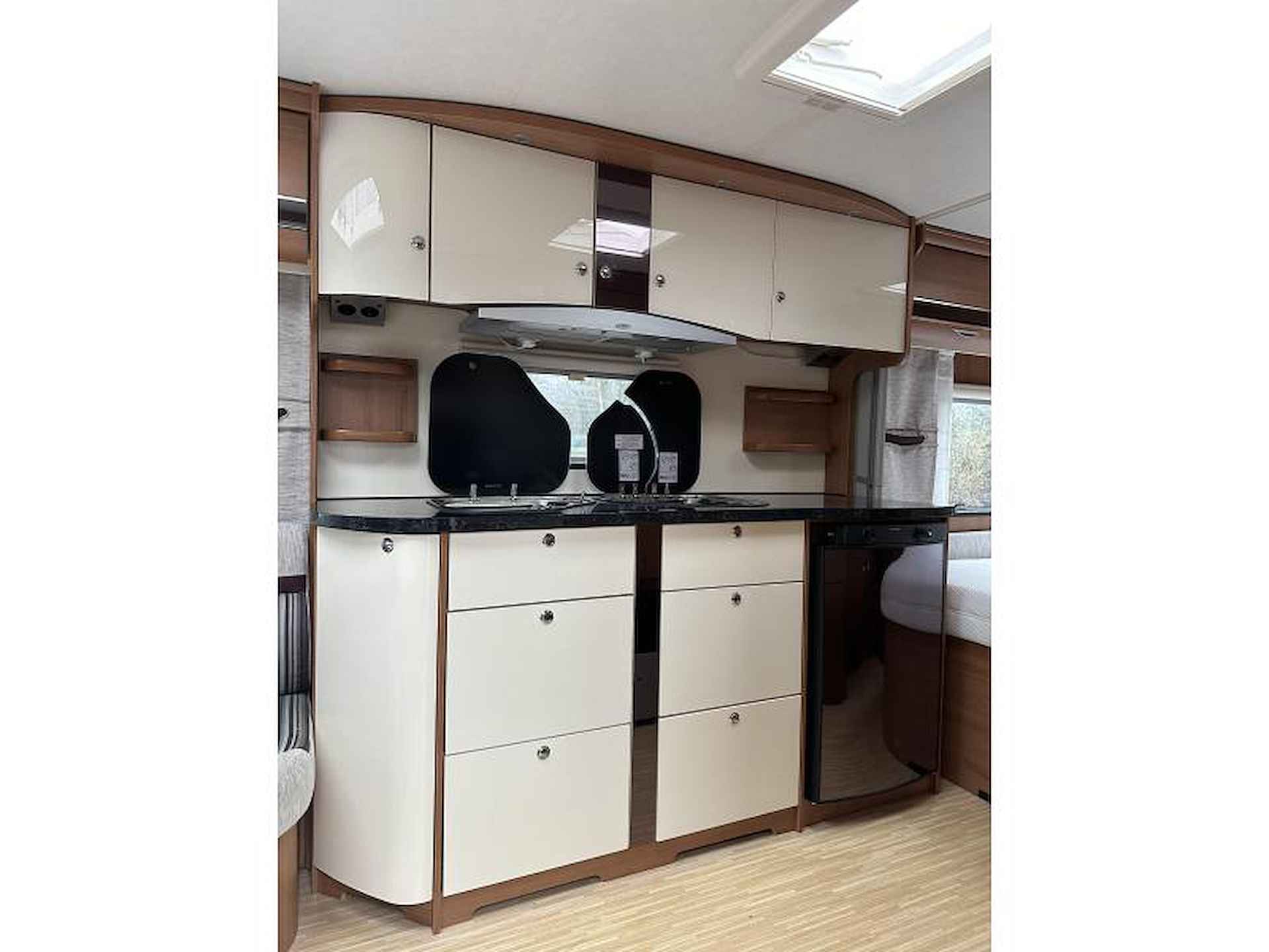 LMC Maestro 550 D ROYALE CARAVAN + MOV - 15/25