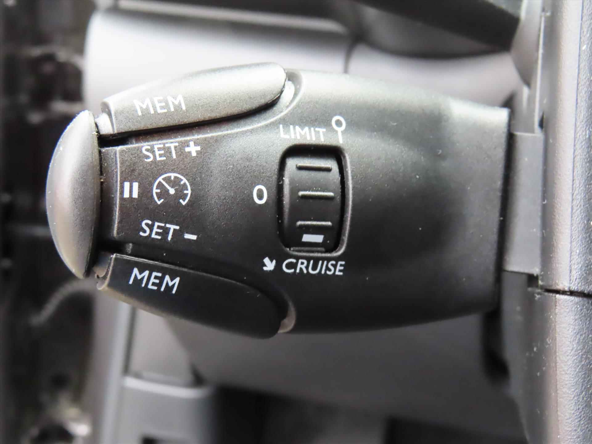 Citroen C3 1.2 PureTech 110pk EAT6 Feel/ Camera achter/ Navigatie/ Apple Carplay/ Cruise control/ Climatronic/ Origineel NL/ NAP - 17/39