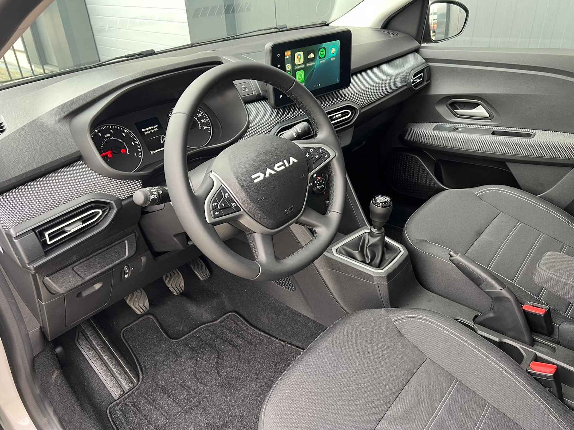 Dacia Sandero 1.0 TCe 90 Expression | Navigatie | Carplay | Airco | Parkeersensoren voor & achter | - 6/26