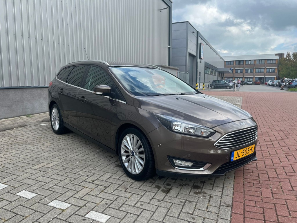 FORD Focus WAGON 1.5 150 PK Titanium 1500 trekken