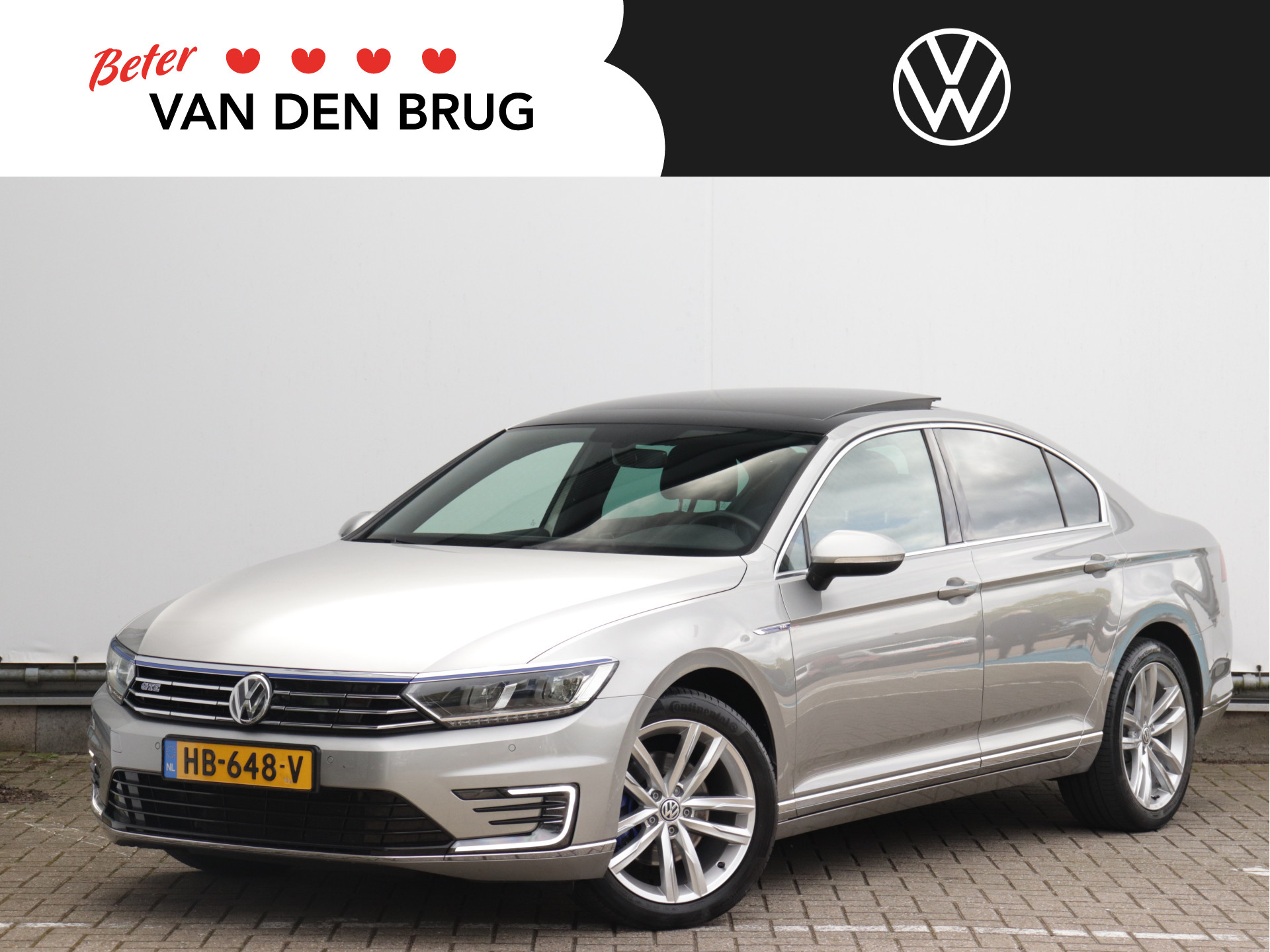 Volkswagen Passat 1.4 TSI GTE Highline Nieuwe Accu 13.0kWh | Panorama dak | Navigatie | App-Connect | Stoelverwarming | NL-Auto | 1e Eigenaar |