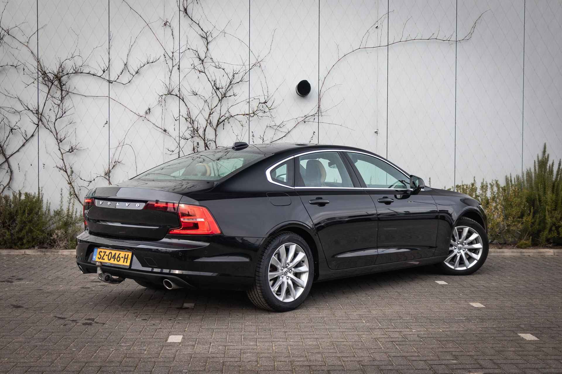 Volvo S90 T4 Aut.8 Momentum+ | Adaptieve Cruise Control | BLIS Dodehoek Detectie | Lederen bekleding | Trekhaak | Stoelverwarming - 4/17