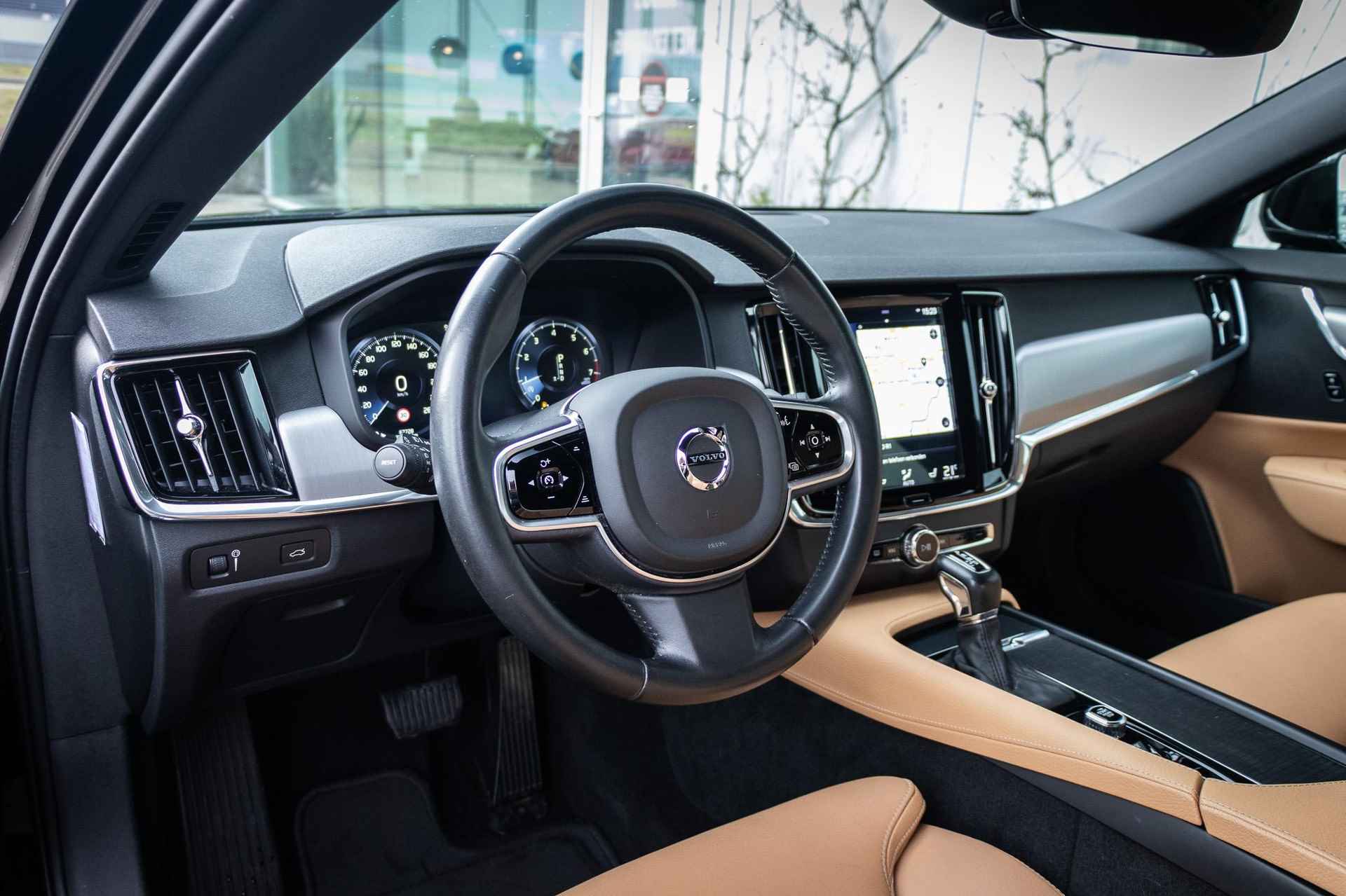 Volvo S90 T4 Aut.8 Momentum+ | Adaptieve Cruise Control | BLIS Dodehoek Detectie | Lederen bekleding | Trekhaak | Stoelverwarming - 9/17