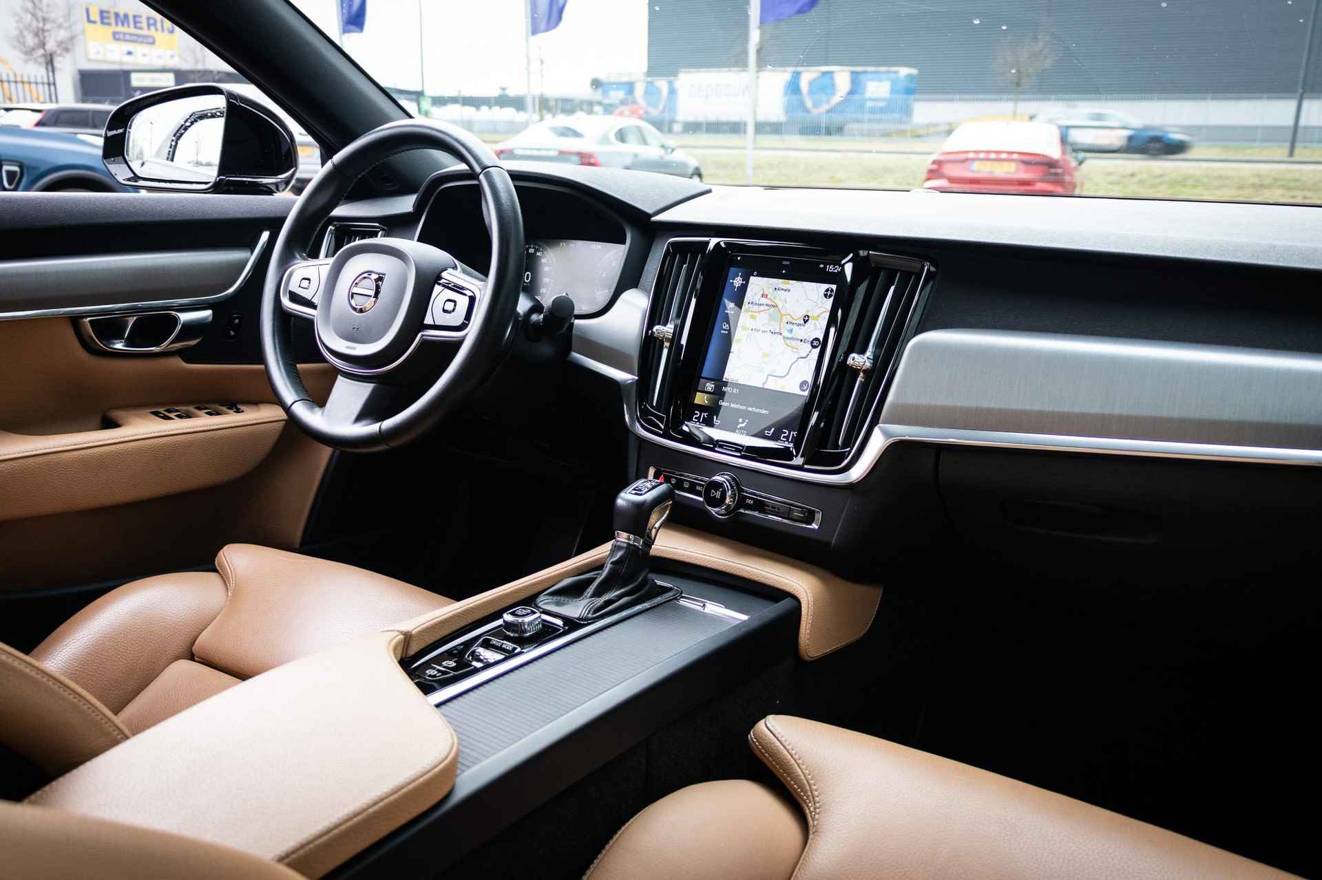 Volvo S90 T4 Aut.8 Momentum+ | Adaptieve Cruise Control | BLIS Dodehoek Detectie | Lederen bekleding | Trekhaak | Stoelverwarming - 12/17