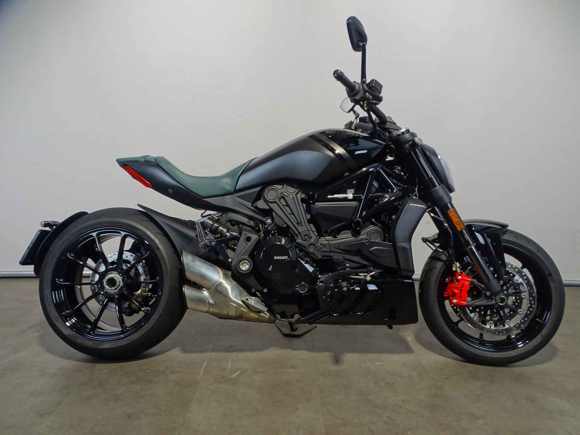 Ducati XDIAVEL NERA