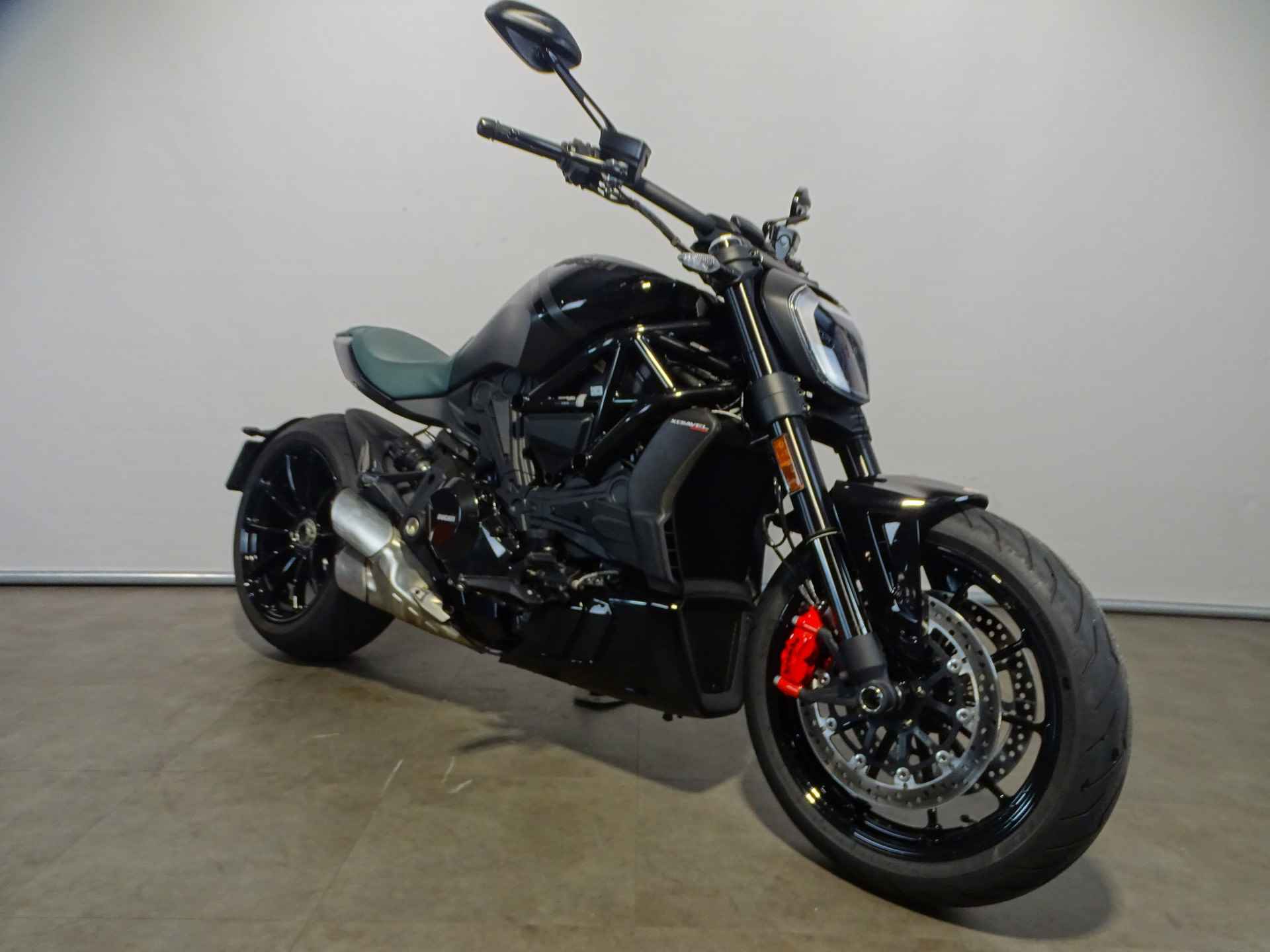 Ducati XDIAVEL NERA - 8/11