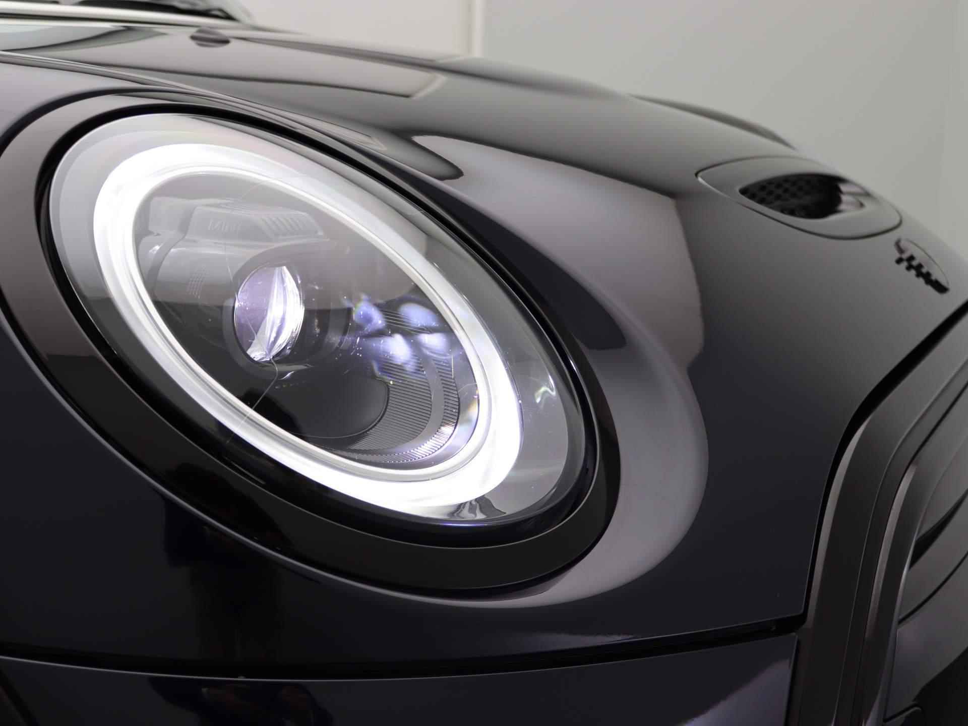 MINI Electric Cooper SE Classic Comfort Plus Pakket + Glazen panoramadak + Leer Chester Satellite Grey + 17'' + PDC + Led - 18/22