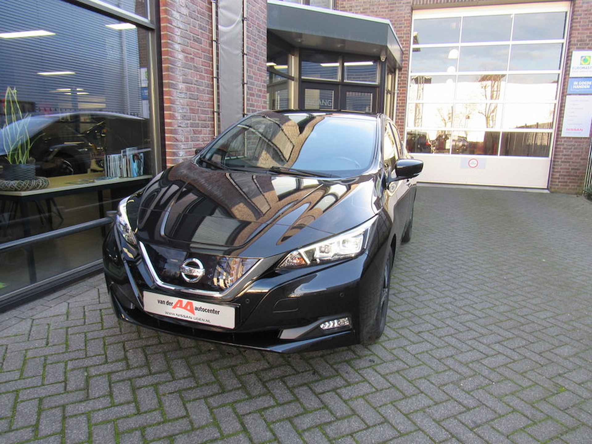 Nissan Leaf Electric 40kWh N-Connecta €2.000 Subsidie mogelijk/ Pro pilot / Adapt. Cruise / Dodehoek /  360° Camera /Stuur en stoelverwarming - 6/32