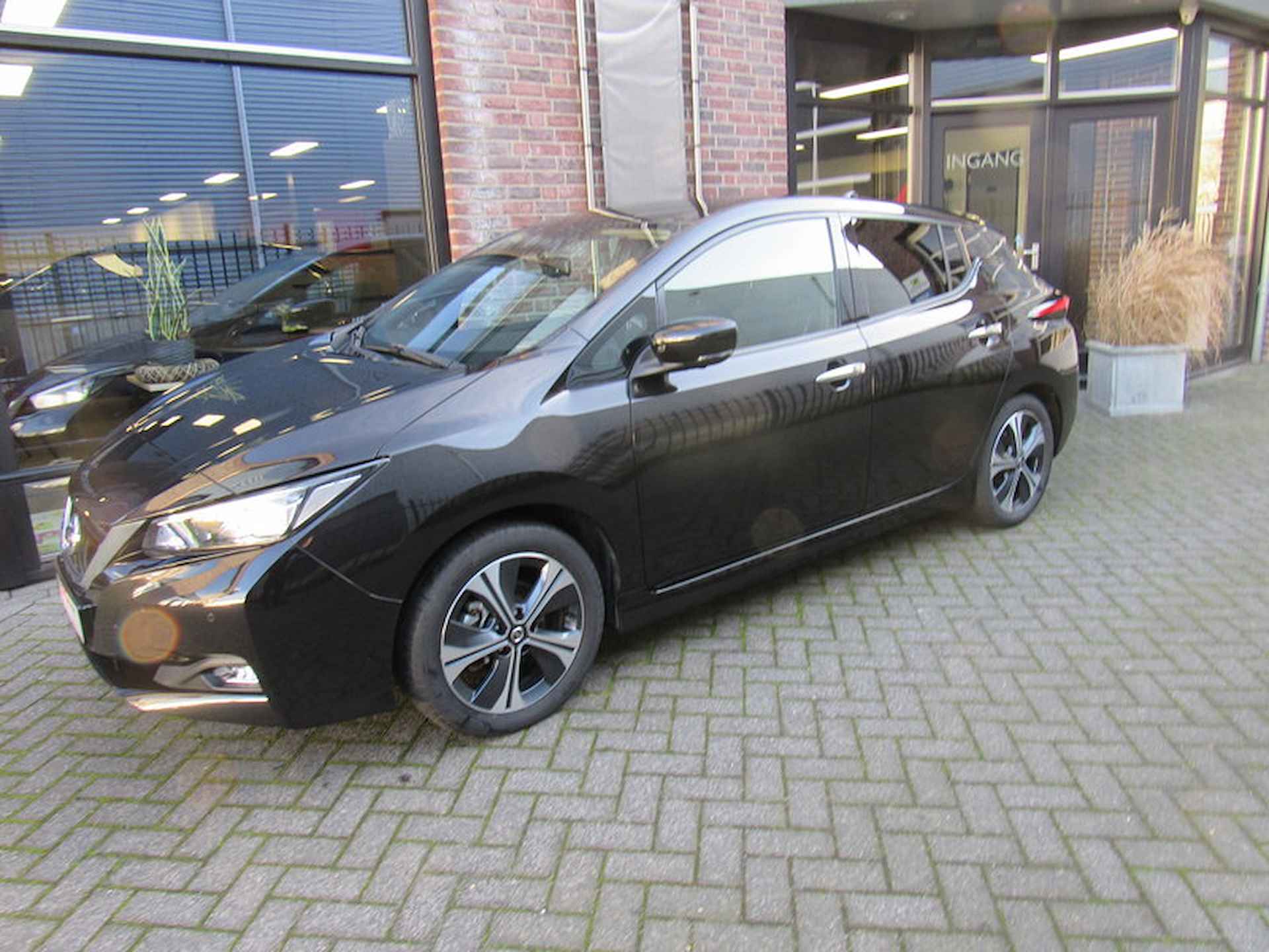 Nissan Leaf Electric 40kWh N-Connecta / Pro pilot / Adapt. Cruise / Dodehoek /  360° Camera /Stuur en stoelverwarming - 2/32