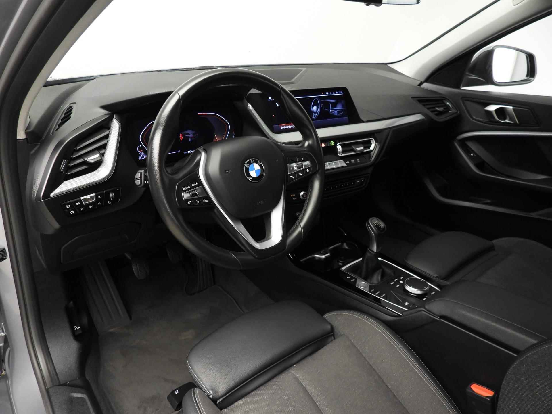 BMW 1 Serie 5-deurs 116D | LED | Navigatie | Sportstoelen | Clima | PDC | DAB | Hifi speakers | Alu 18 inch - 10/39