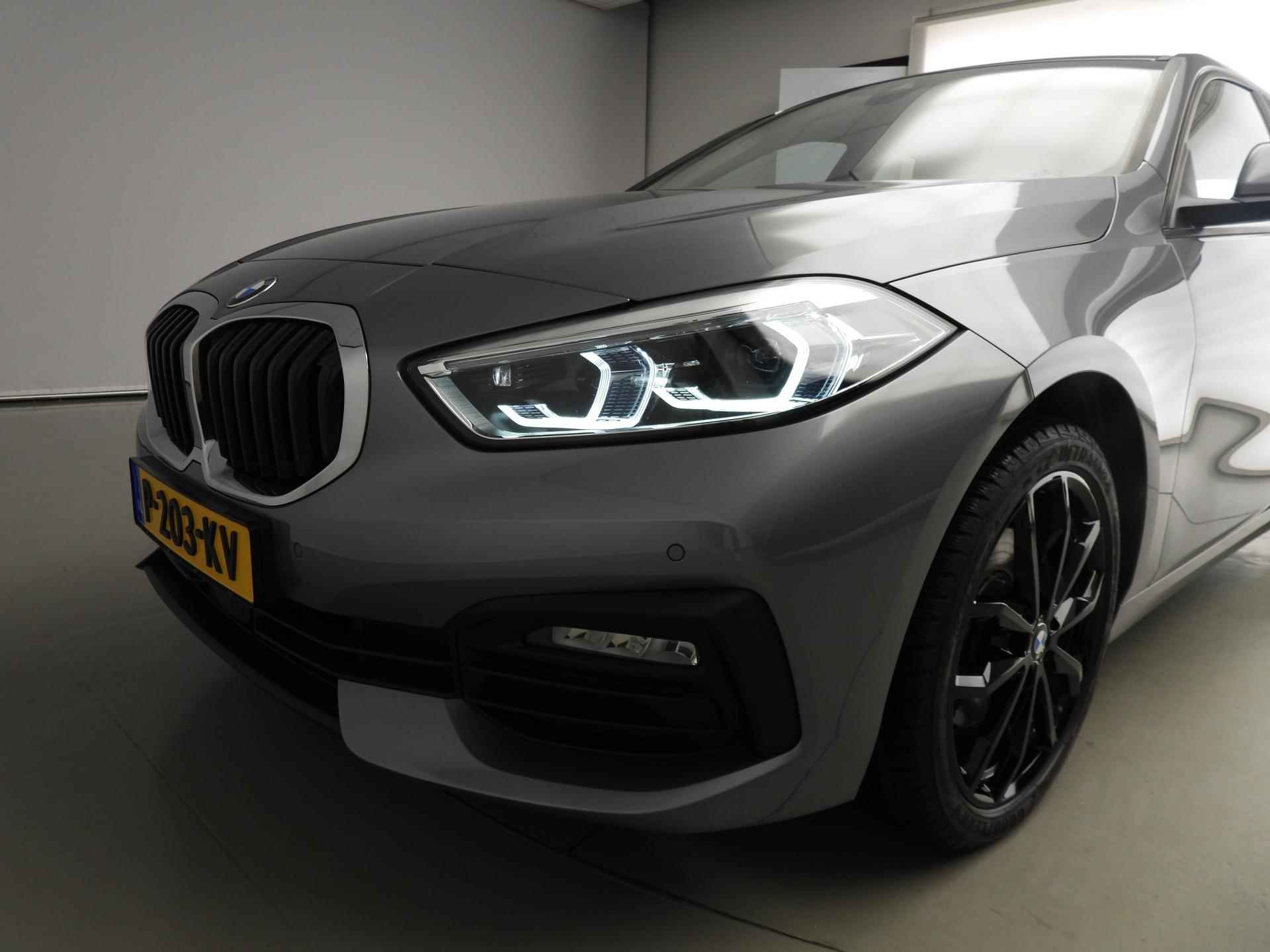 BMW 1 Serie 5-deurs 116D | LED | Navigatie | Sportstoelen | Clima | PDC | DAB | Hifi speakers | Alu 18 inch - 38/39