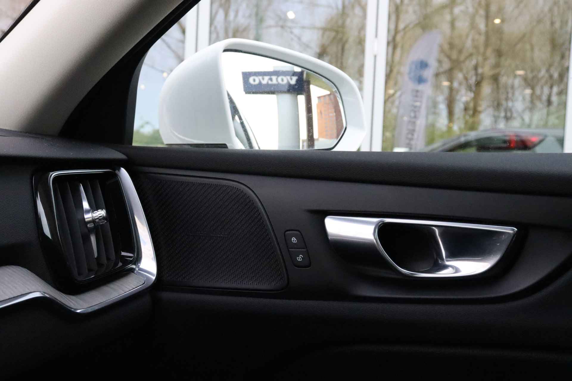 Volvo V60 T6 AWD Recharge Inscription | Trekhaak | Schuifdak | 360° Camera | Harman Kardon | Head-Up Display | Stoel en Stuurwielverwarmin - 51/70