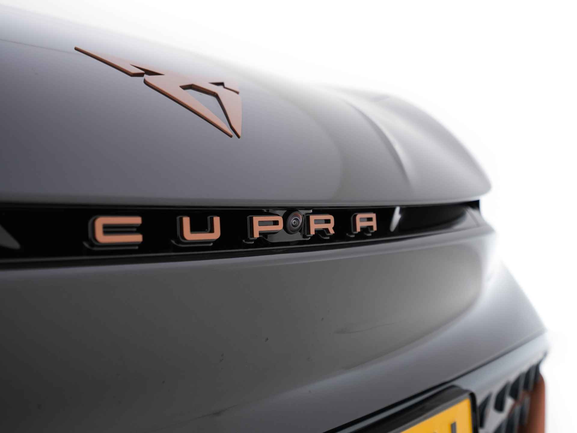 CUPRA Born Adrenaline 58 kWh [ 3-Fase ] (INCL-BTW) *HEAT-PUMP | ADAPTIVE-CRUISE | FULL-LED | MICROFIBRE | SURROUND-VIEW | BLIND-SPOT | KEYLESS | NAVI-FULLMAP | ECC | PDC | DIGI-COCKPIT |  APP-CONNECT | SPORT-SEATS | 19"ALU* - 29/35