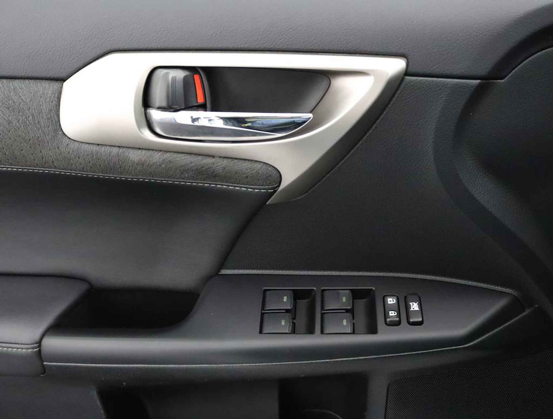 Lexus CT 200h | 17 Inch Lichtmetalen velgen | Navigatie | Dealeronderhouden - 28/53
