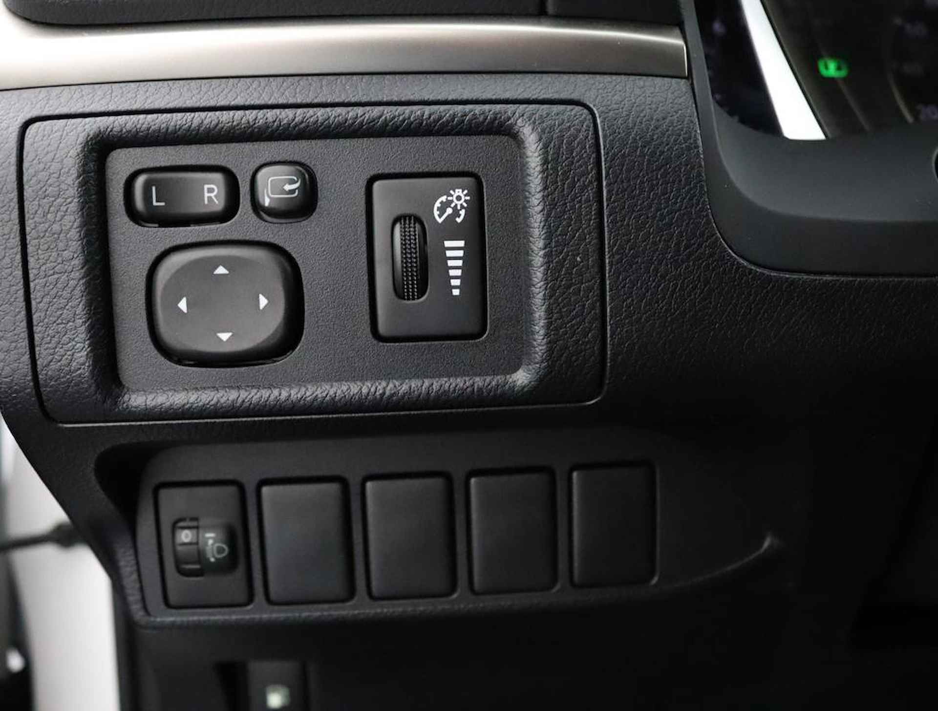 Lexus CT 200h | 17 Inch Lichtmetalen velgen | Navigatie | Dealeronderhouden - 29/53