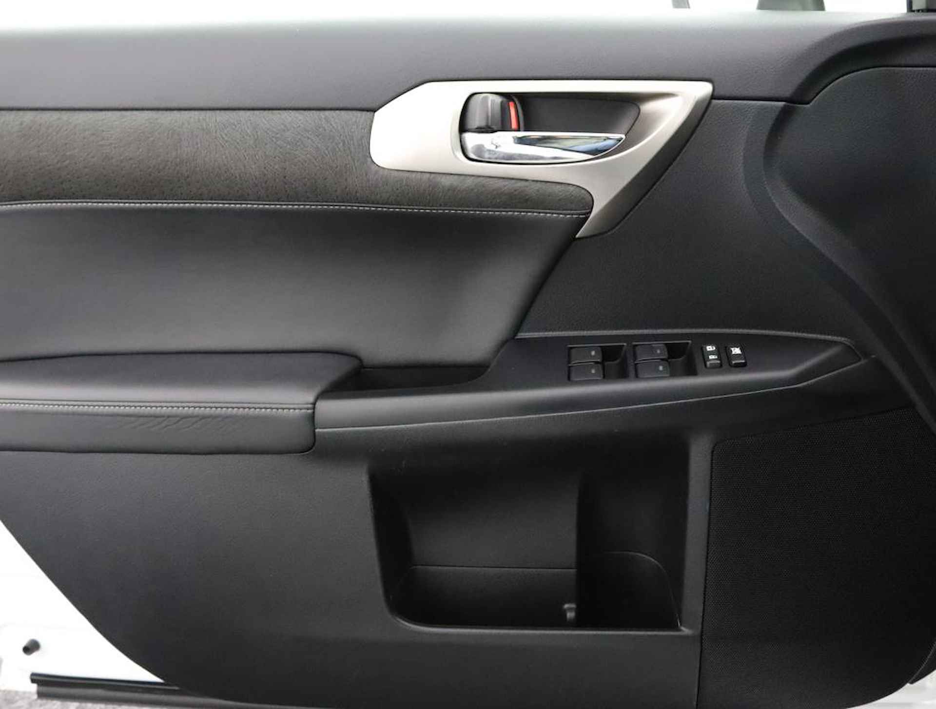 Lexus CT 200h | 17 Inch Lichtmetalen velgen | Navigatie | Dealeronderhouden - 43/53