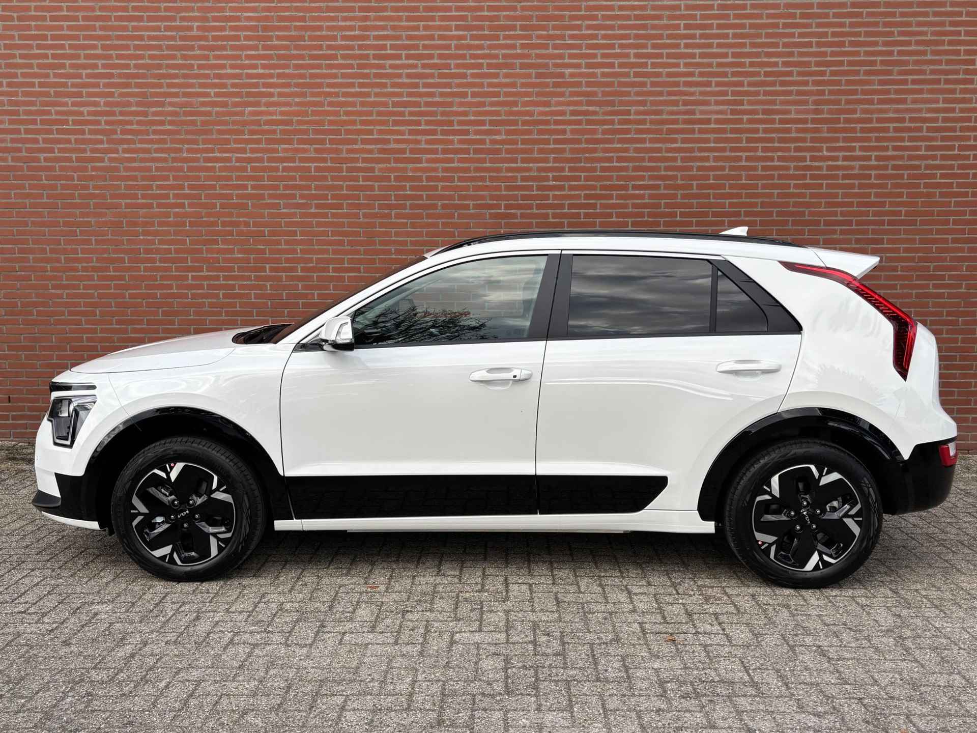 Kia Niro EV Light Advanced 64.8 kWh | €2.000,- inruilvoordeel | Stoel- en stuurverwarming | Achteruitrijcamera | Navigatie - 4/28