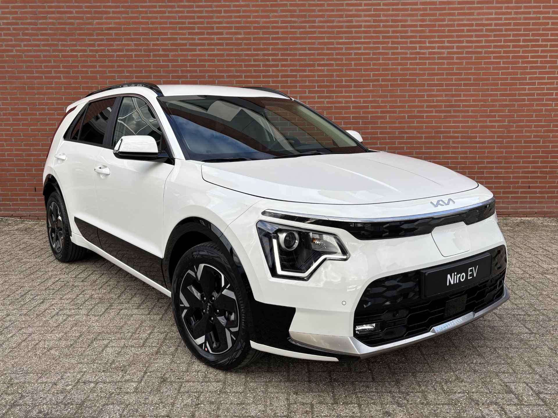 Kia Niro EV Light Advanced 64.8 kWh | €2.000,- inruilvoordeel | Stoel- en stuurverwarming | Achteruitrijcamera | Navigatie - 14/28