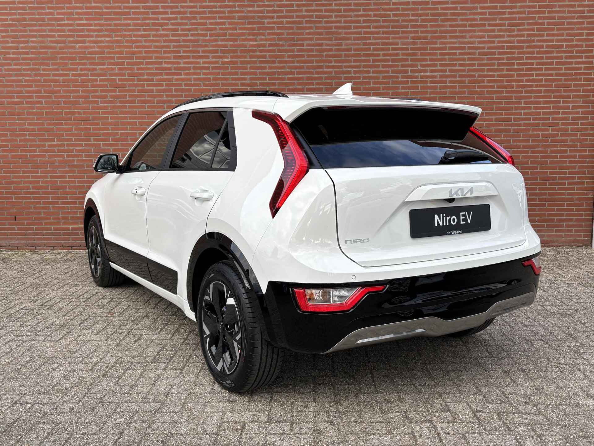 Kia Niro EV Light Advanced 64.8 kWh | €2.000,- inruilvoordeel | Stoel- en stuurverwarming | Achteruitrijcamera | Navigatie - 16/28