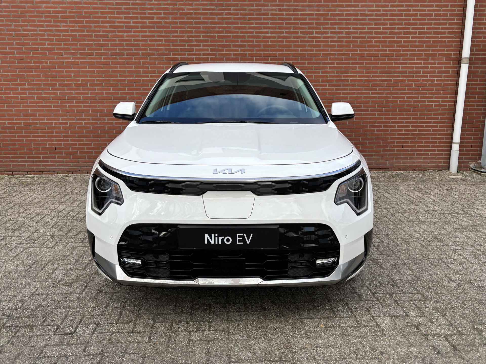 Kia Niro EV Light Advanced 64.8 kWh | €2.000,- inruilvoordeel | Stoel- en stuurverwarming | Achteruitrijcamera | Navigatie - 17/28