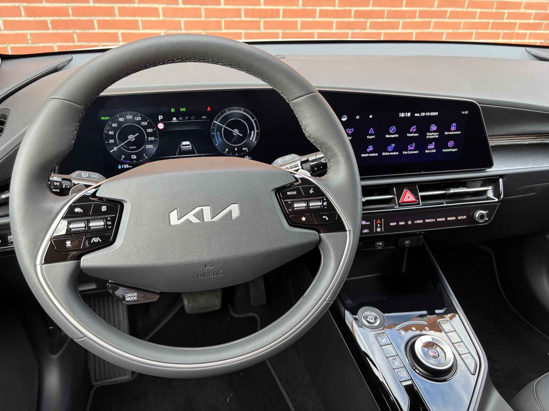 Kia Niro EV Light Advanced 64.8 kWh | €2.000,- inruilvoordeel | Stoel- en stuurverwarming | Achteruitrijcamera | Navigatie - 19/28