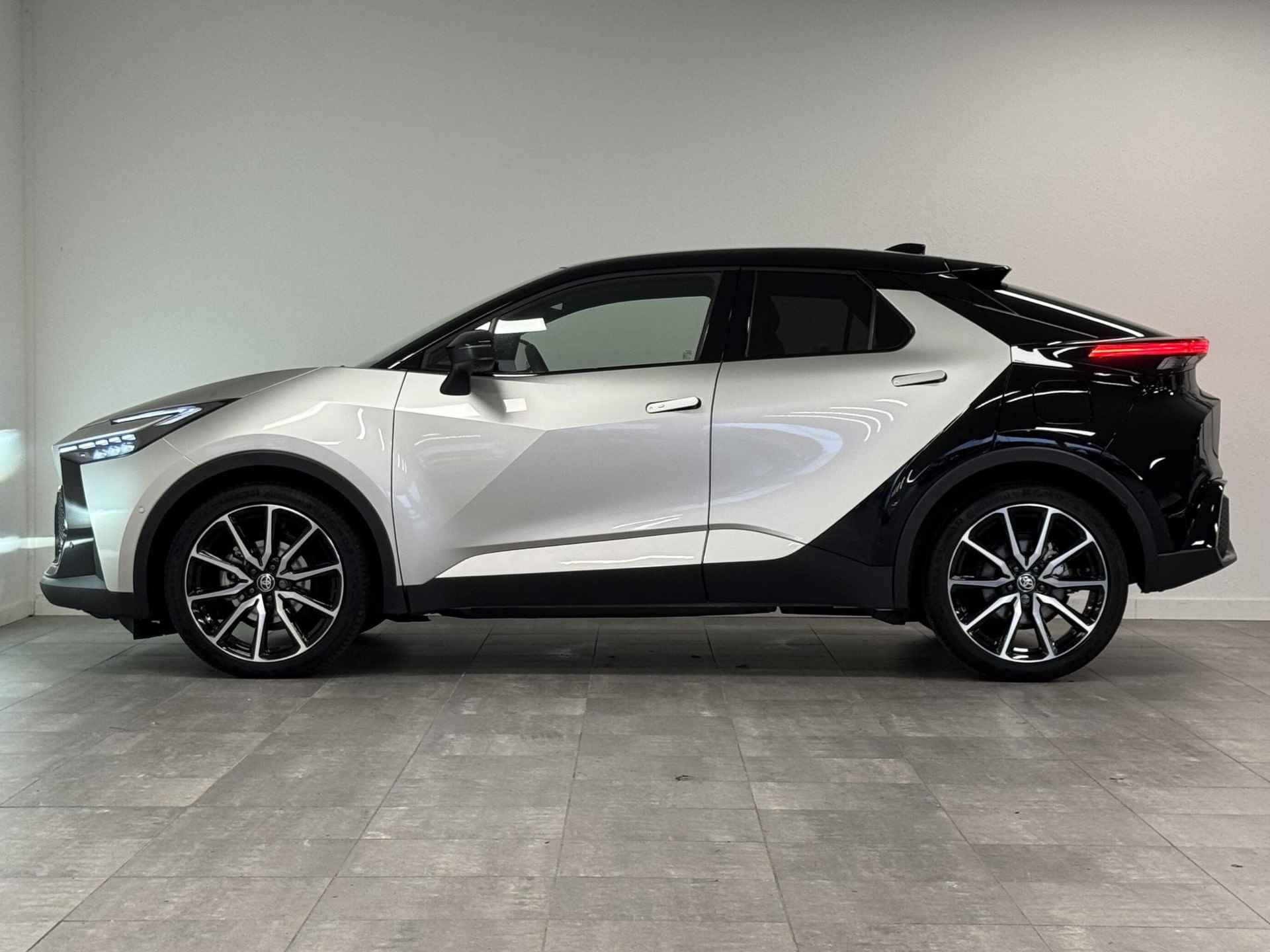 Toyota C-HR 2.0 Hybrid 200 GR SPORT Première Edition - 3/55