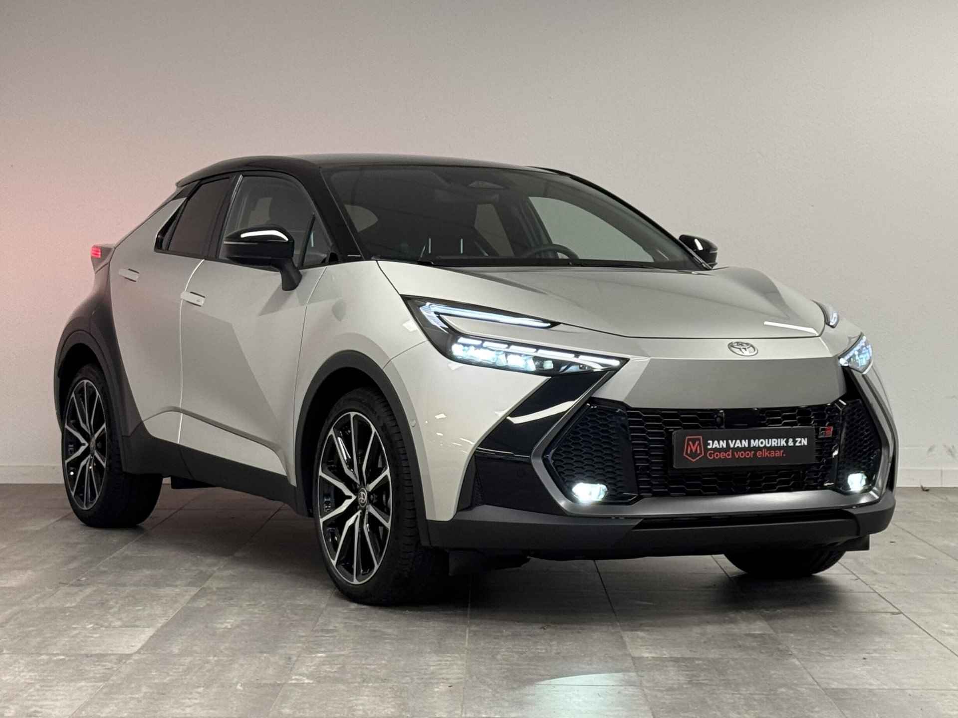 Toyota C-HR 2.0 Hybrid 200 GR SPORT Première Edition - 51/55