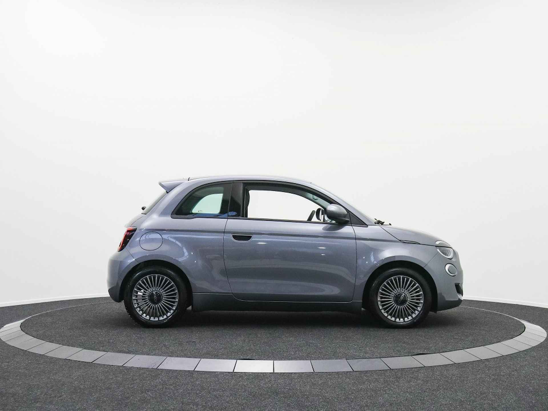 Fiat 500 Icon 42 kWh | Private lease 299 p.m. | Navigatie - 6/49