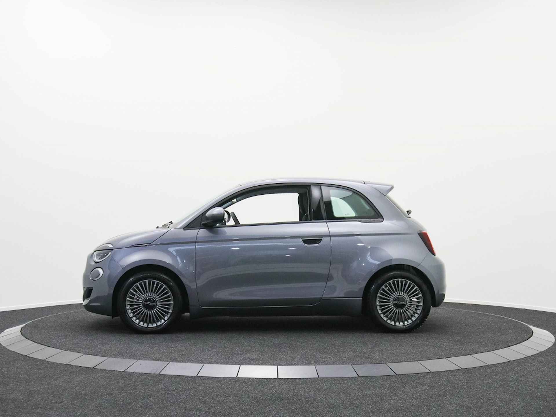 Fiat 500 Icon 42 kWh | Private lease 299 p.m. | Navigatie - 10/49