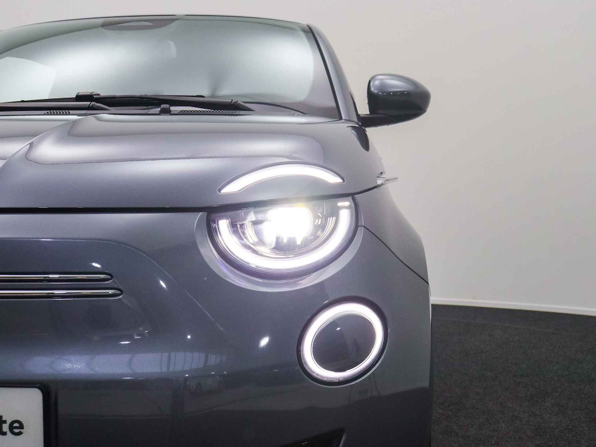 Fiat 500 Icon 42 kWh | Private lease 299 p.m. | Navigatie - 44/49