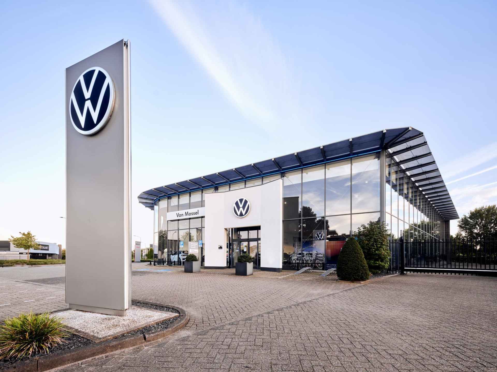 Volkswagen Passat Variant 1.5 eTSI Business 150 PK | Nieuw | Automaat | Navigatie | Stoelverwarming | Stuurverwarming | Keyless entry | Apple carplay | Android auto | Assistance pakket | Comfort pakket | LED-Matrix | Bagageruimtepakket | - 25/26