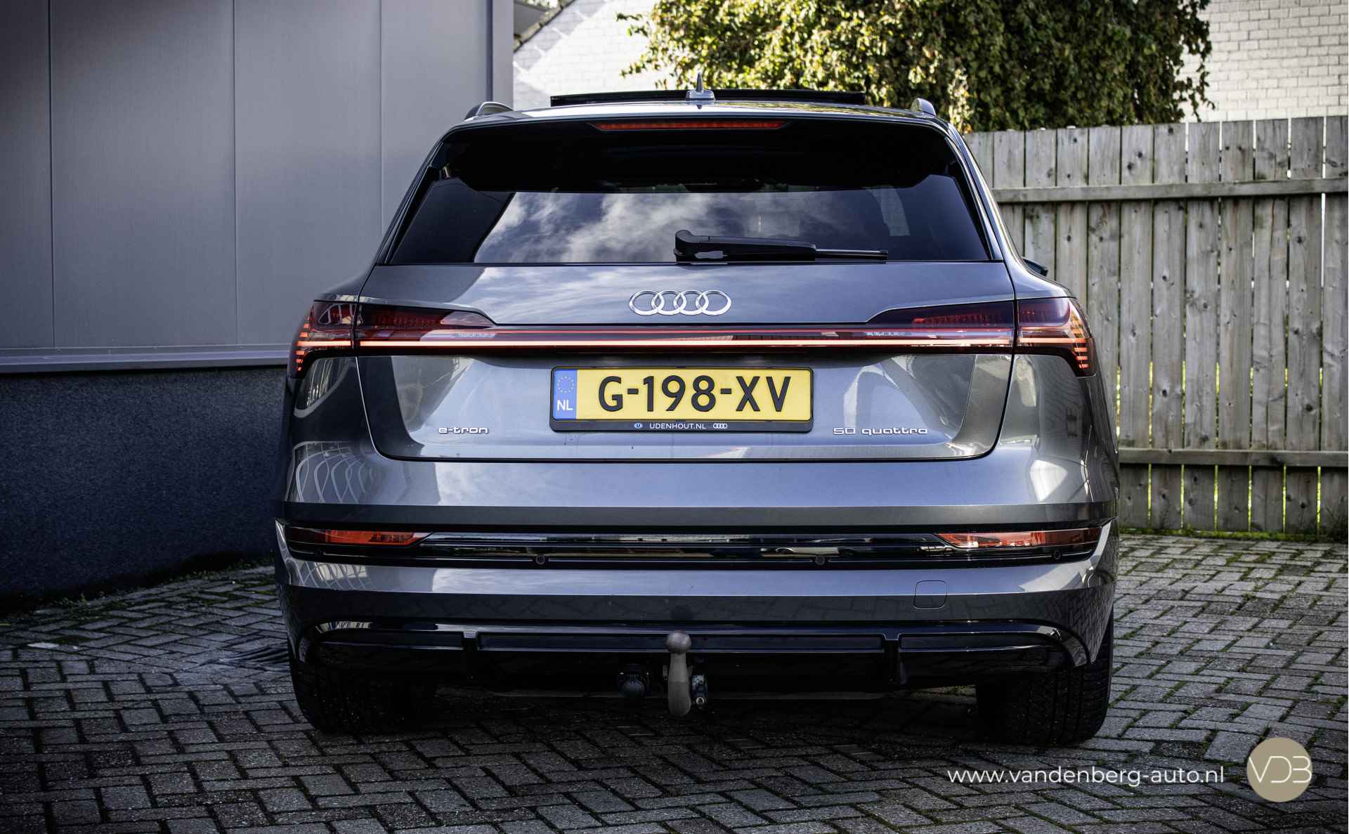 Audi e-tron 50 Quattro 3x S-Line Black Edition PANORAMA VIRTUAL TREKHAAK - 4/16