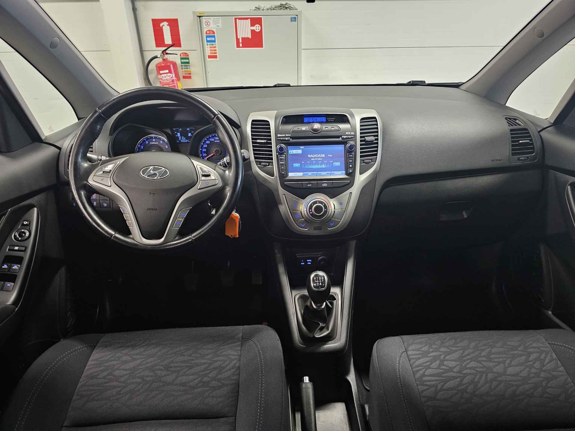 Hyundai ix20 1.4i Go! Navigatie /  Trekhaak / Hoge instap !! - 14/38