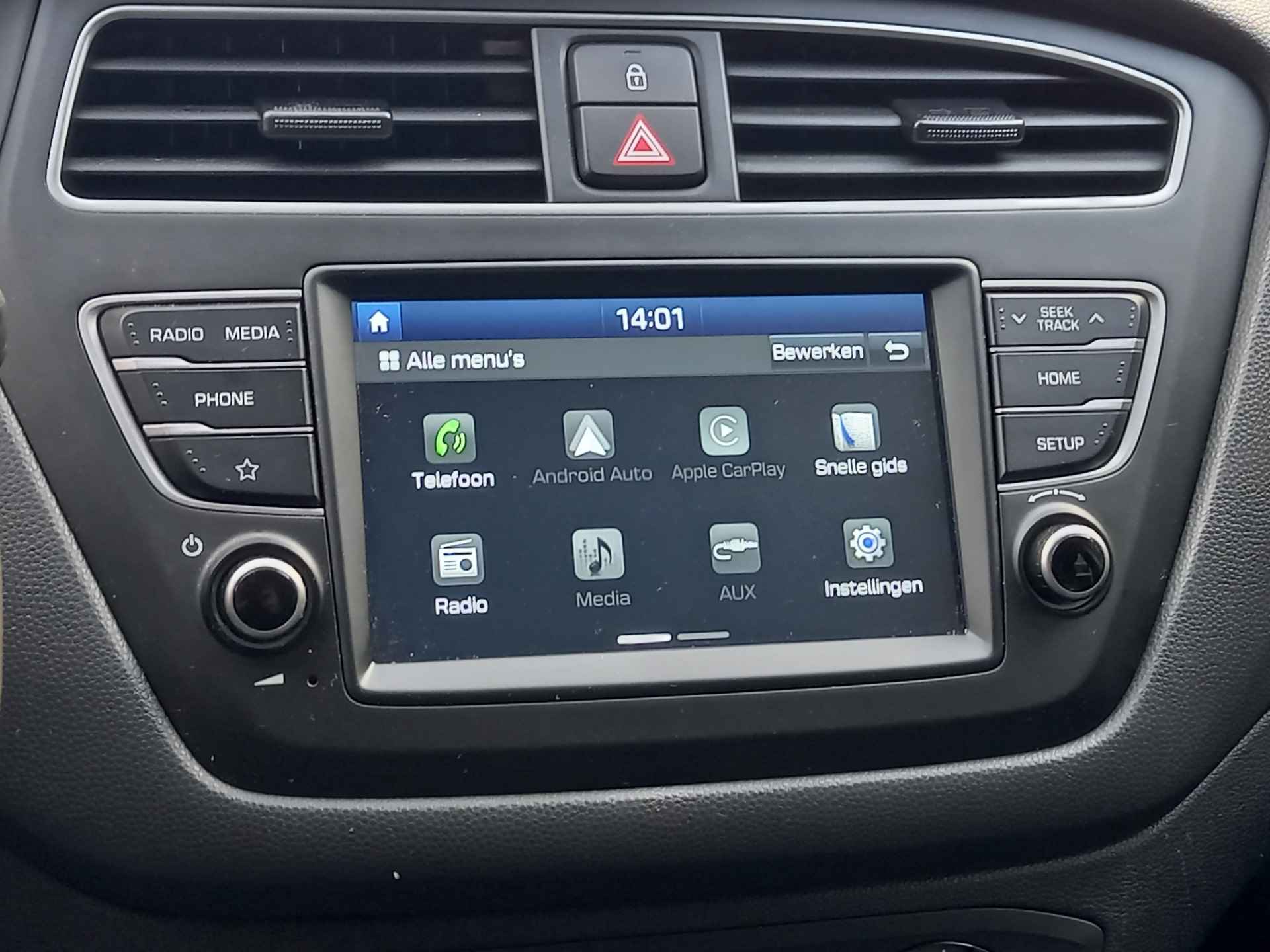 Hyundai i20 1.0 T-GDI Comfort met Apple Carplay/Android Auto, Camera, Stoelverwarming en Stuurverwarming. - 19/36