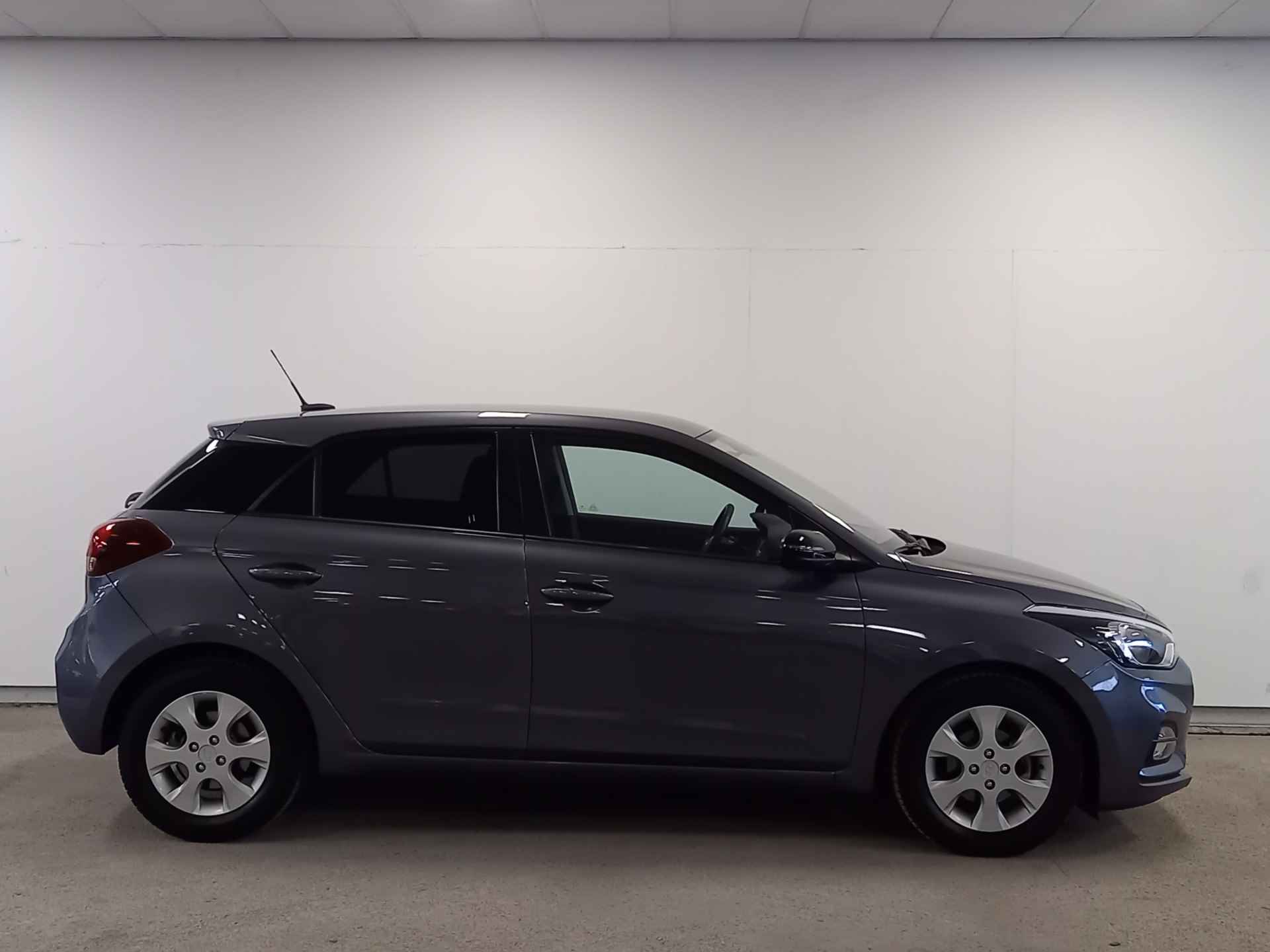 Hyundai i20 1.0 T-GDI Comfort met Apple Carplay/Android Auto, Camera, Stoelverwarming en Stuurverwarming. - 25/36