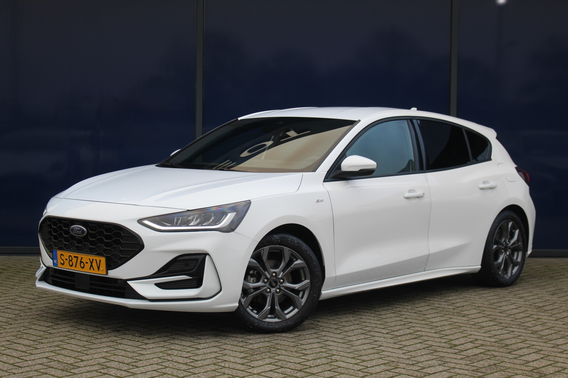 Ford Focus 1.0 EcoBoost Hybrid ST-Line | LED | Climate & Cruise C. | Navi | Privacy Glass | 17" LMV |