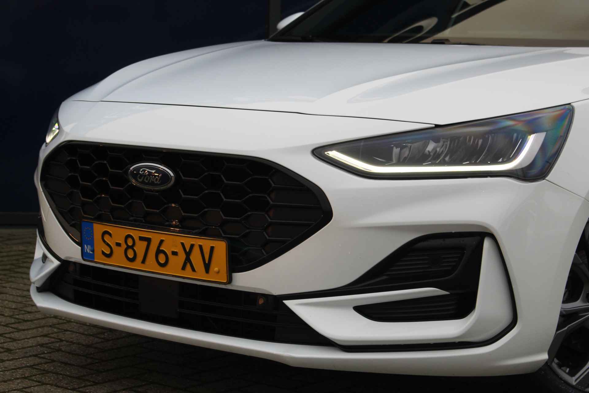 Ford Focus 1.0 EcoBoost Hybrid ST-Line | LED | Climate & Cruise C. | Navi | Privacy Glass | 17" LMV | - 33/40