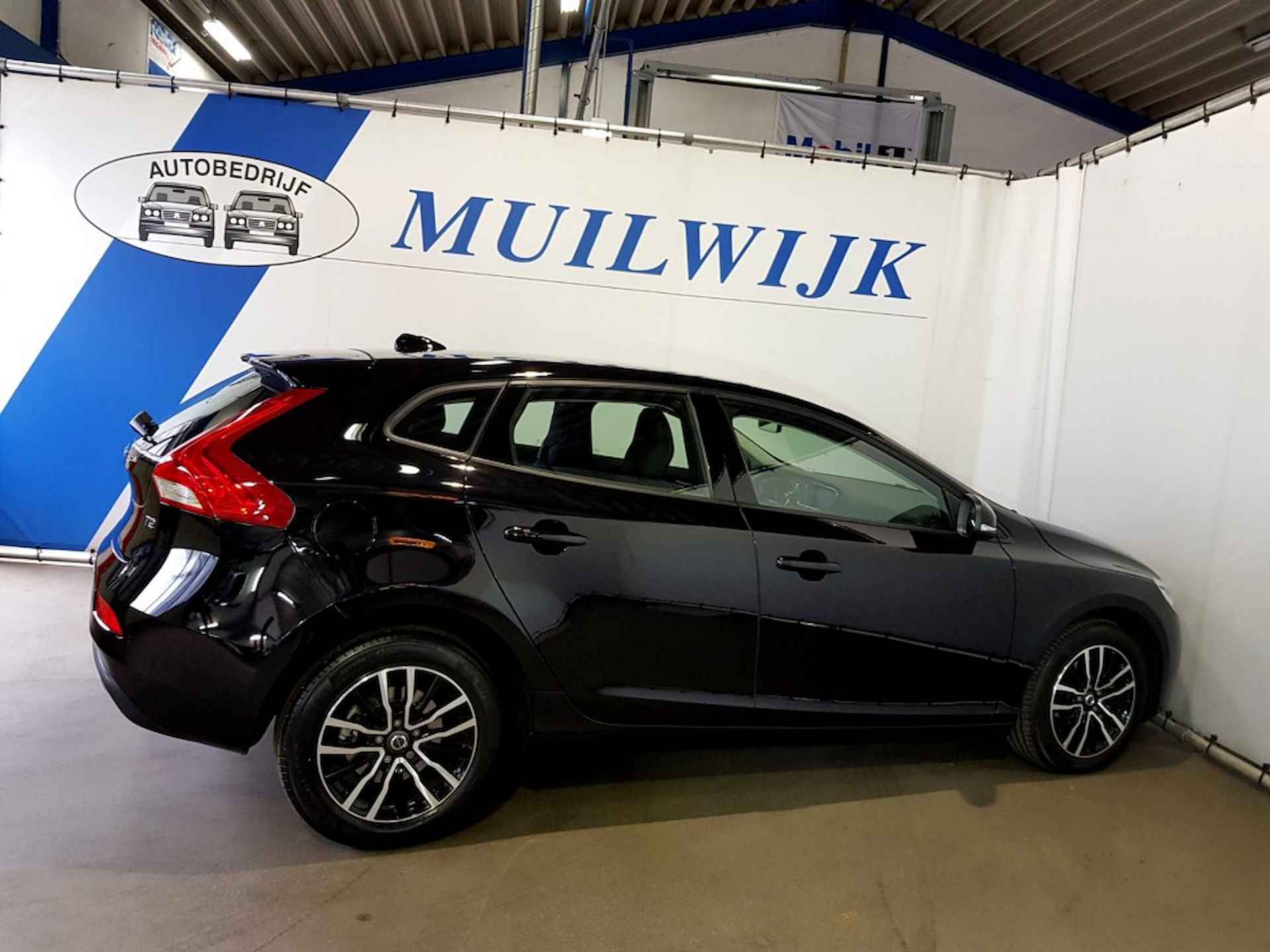 VOLVO V40 1.5 T2 Polar+ / LED / Navi / NL Auto - 10/25