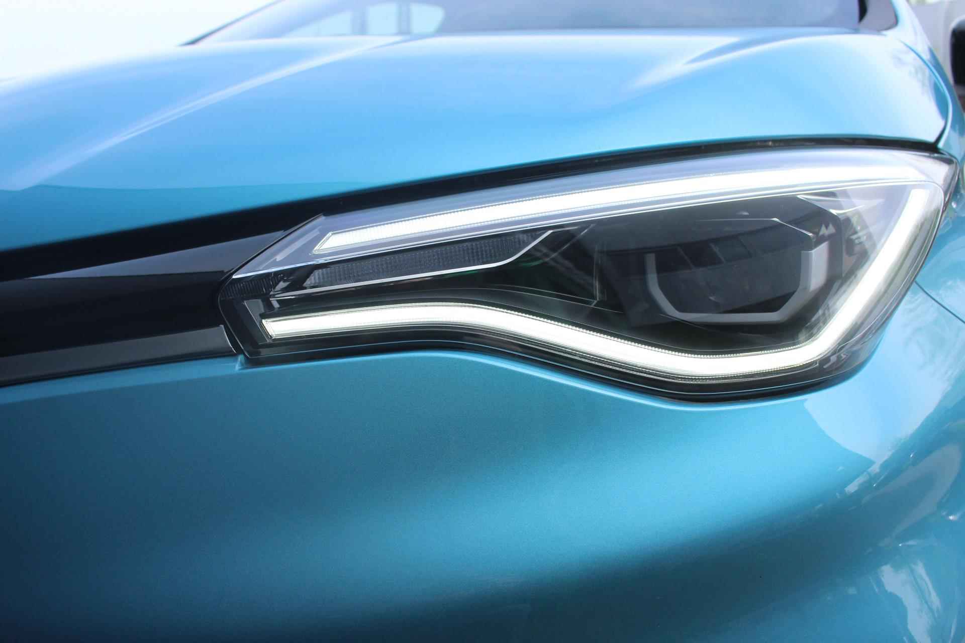 Renault ZOE R135 Iconic 52 kWh | Navigatie | Apple & Android Carplay | Parkeersensoren & Camera | Stoelverwarming & Stuurverwarming | Climate Control | Subsidie Mogelijk !! | - 9/38