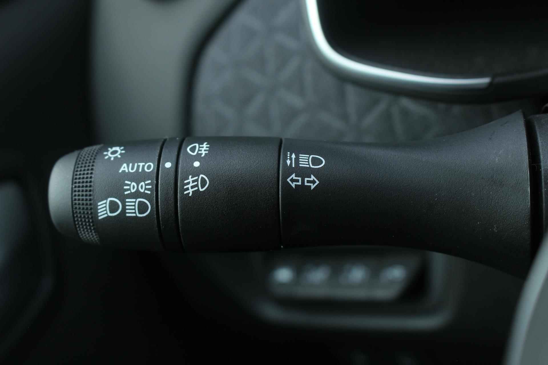 Renault ZOE R135 Iconic 52 kWh | Navigatie | Apple & Android Carplay | Parkeersensoren & Camera | Stoelverwarming & Stuurverwarming | Climate Control | Subsidie Mogelijk !! | - 19/38