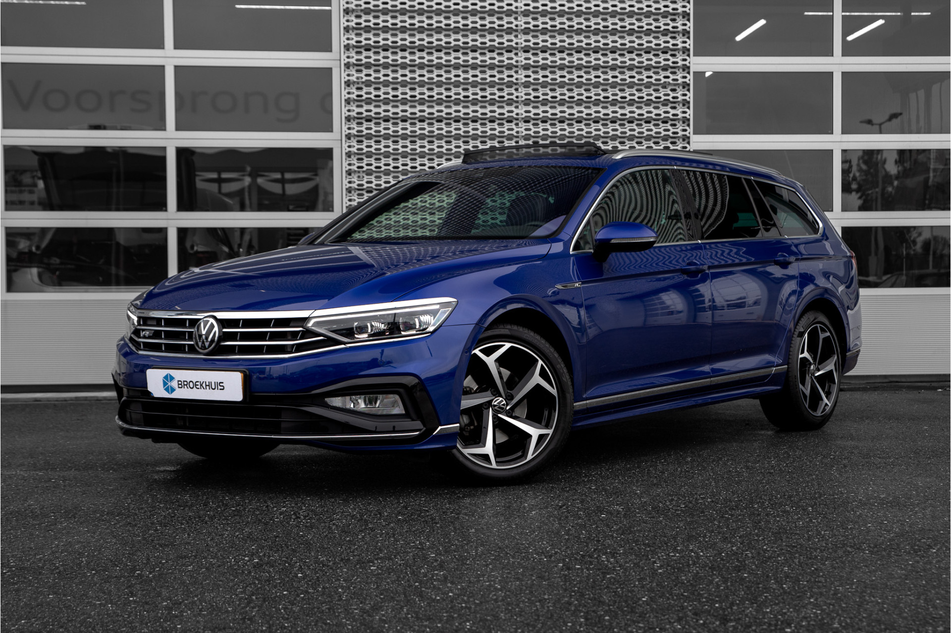 Volkswagen Passat Variant R-Line Business 2.0 140 kW / 190 pk TSI DSG | Panorama Dak | Leder |