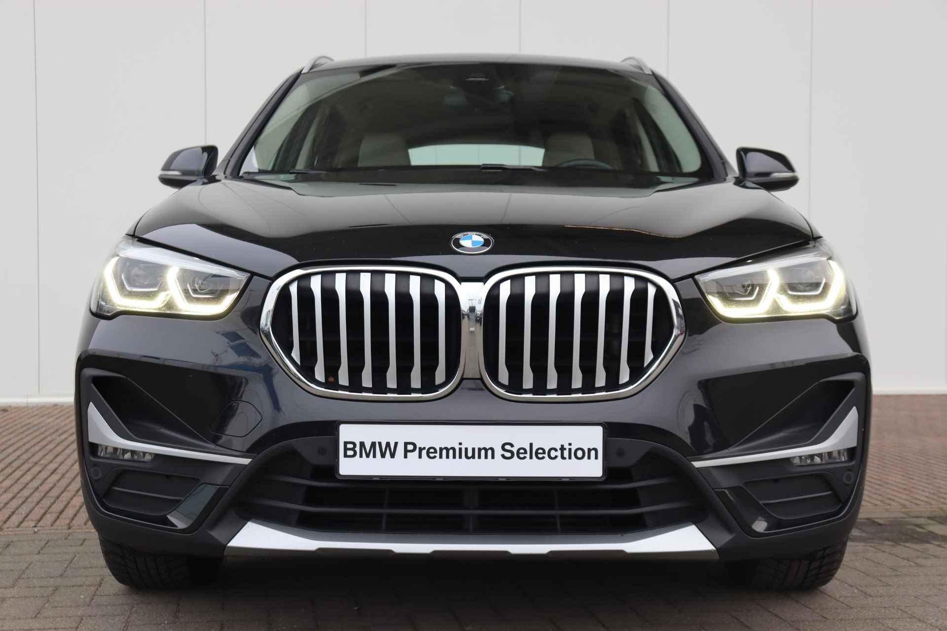 BMW X1 sDrive18d High Executive Edition Parking Pack/ Achteruitrijcamera/ Stoelverwarming/ Cruise Control/ Head-Up/ Harman-Kardon/ Navigatie - 2/34