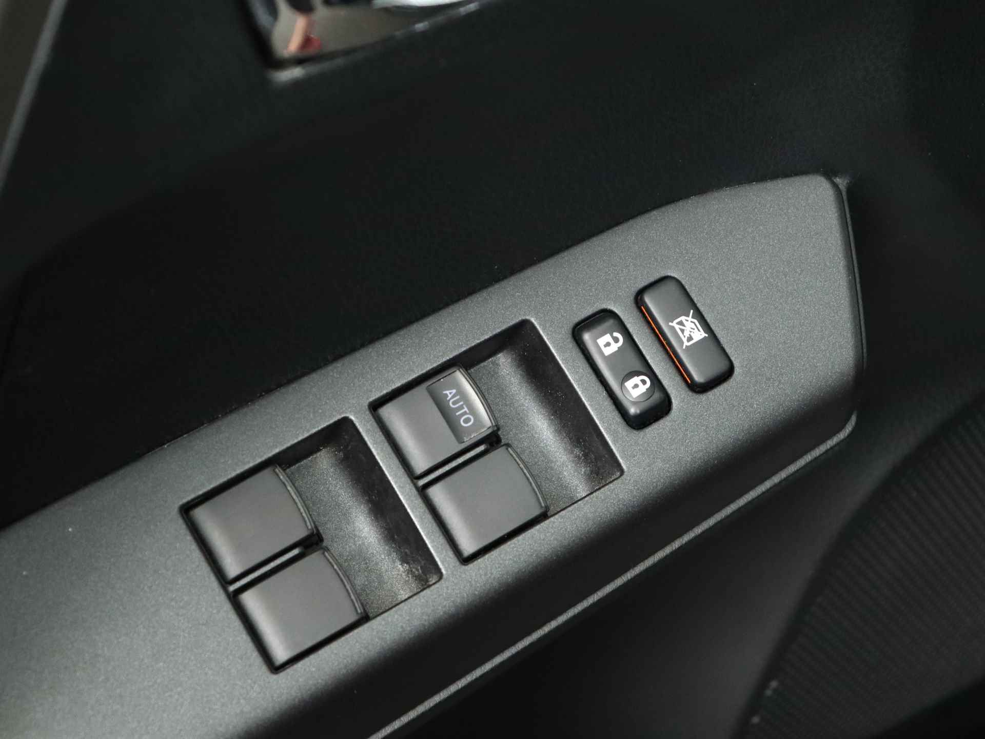 Toyota RAV4 2.5 Hybride Black Edition Limited | Navigatie | Elektrisch Bedienbare Achterklep | Camera | Parkeersensoren | - 29/41