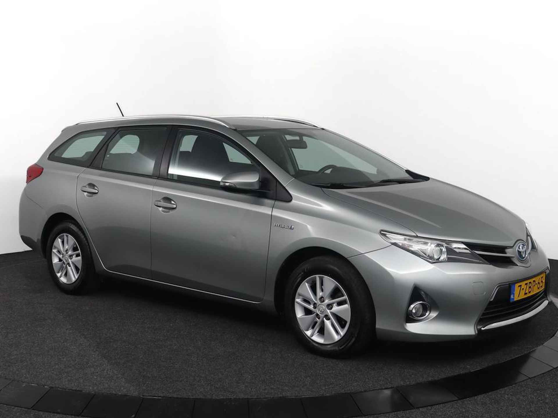 Toyota Auris Touring Sports 1.8 Hybrid Aspiration | Navigatie | Cruise control | Climate control | - 14/70