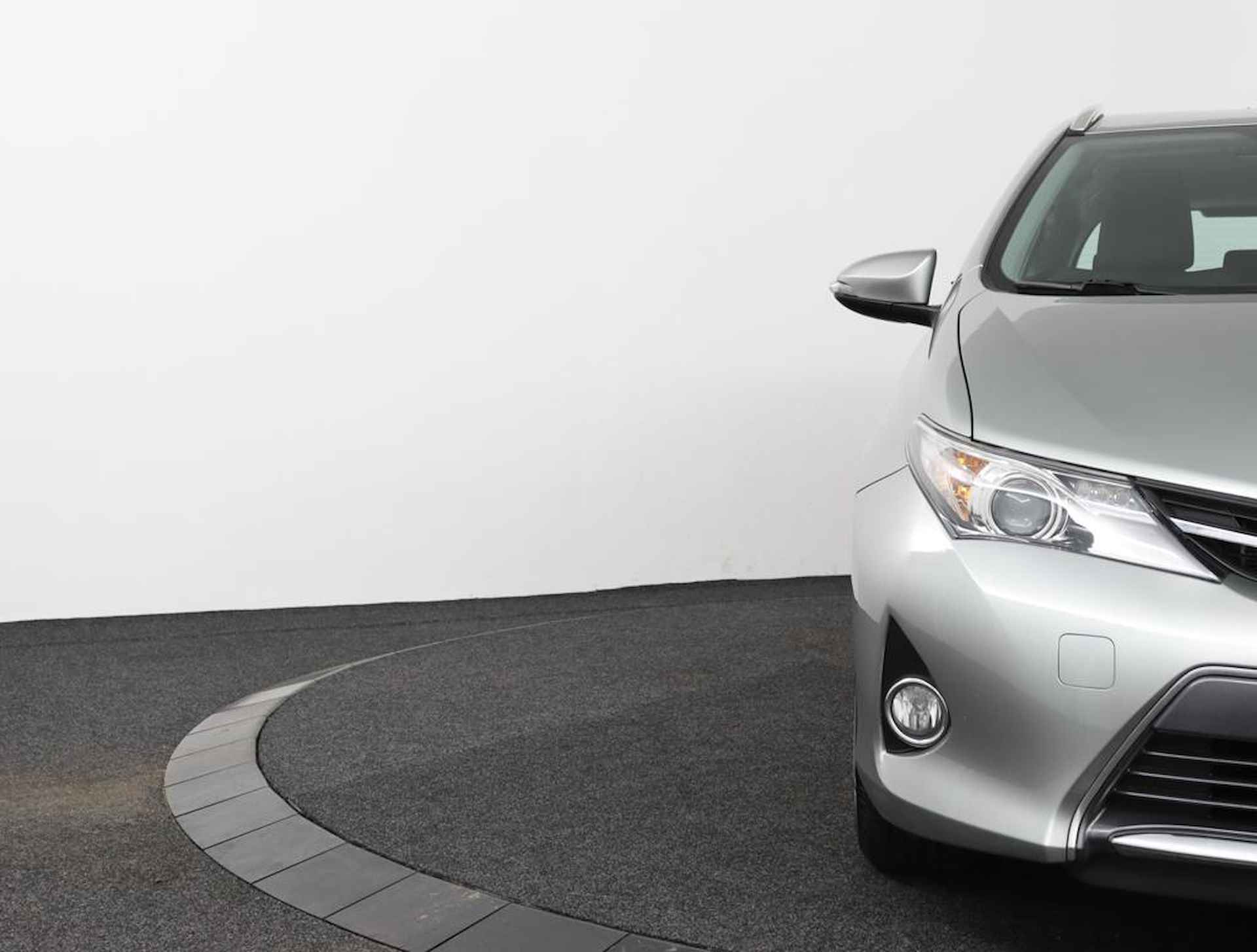 Toyota Auris Touring Sports 1.8 Hybrid Aspiration | Navigatie | Cruise control | Climate control | - 36/70