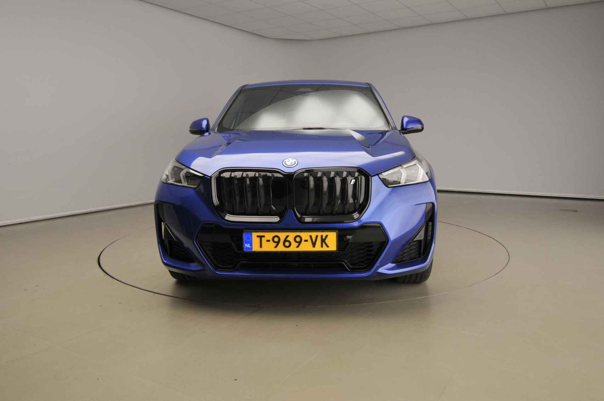 BMW iX1 xDrive30 | M-Sportpakket | LED | Navigatie | Stoelverwarming | Sportstoelen | Keyles go | DAB | Harman-kardon sound | Alu 19 inch - 6/50