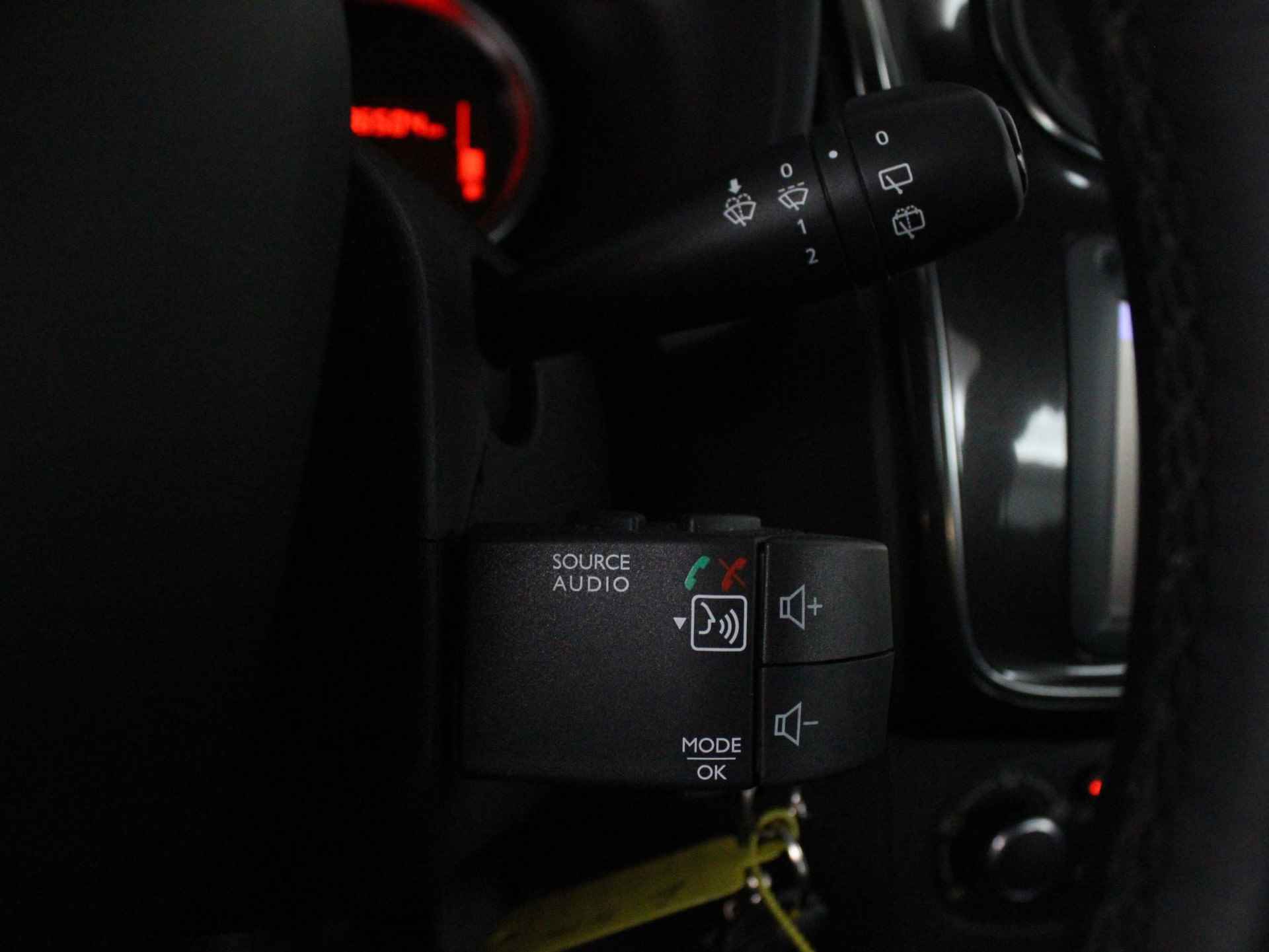 Dacia Logan MCV 0.9 TCe 90 Easy-R Laureate | Automaat | Navigatie | Airco | Camera | Parkeersensoren | Cruise Control - 26/42