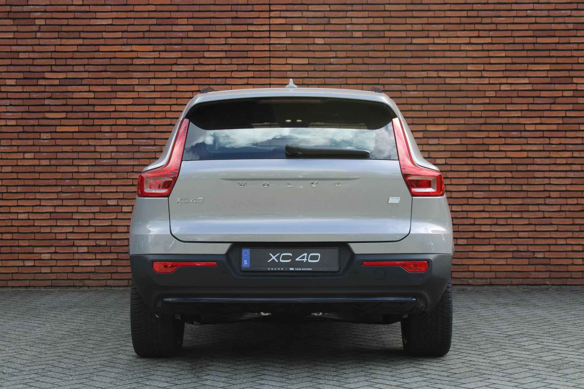 Volvo XC40 Single Motor Extended Range Ultimate 82 kWh Direct leverbaar, 20 inch lichtmetalen velgen, harman Kardon geluidssysteem, panoramisch Schuifdak, elektrisch verstelbare voorstoelen. - 17/20