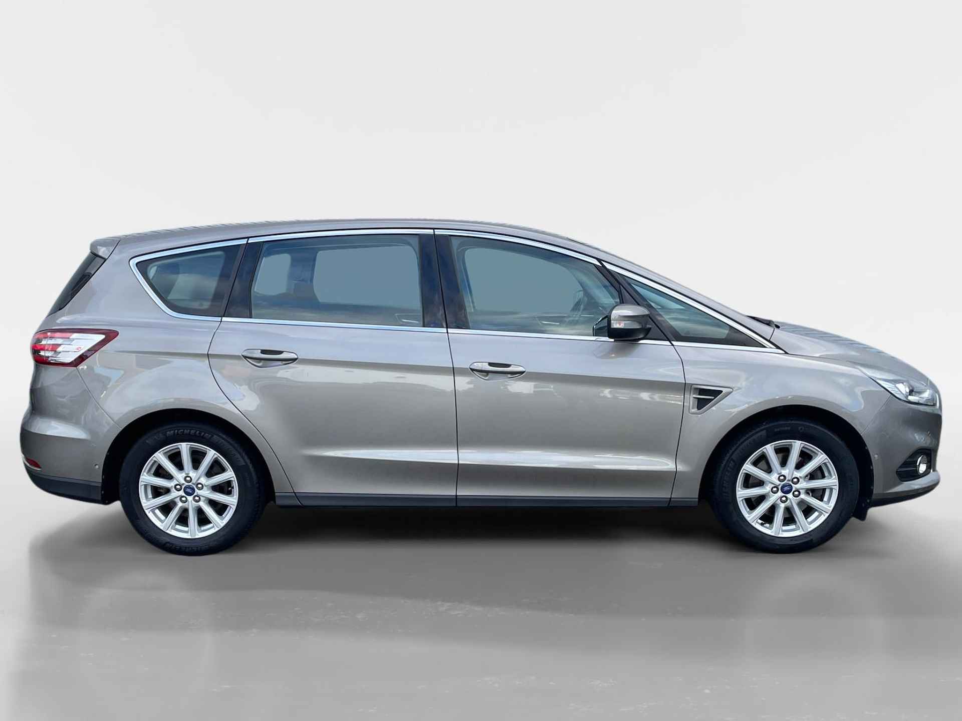 Ford S-Max 1.5 Titanium | Dealer onderhouden | Cruise Control | Parkeersensoren | Navigatie | Stoel- en voorruitverwarming | Verstelbare achterbank | Telefoonvoorbereiding - 6/28